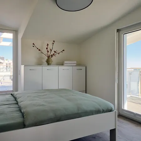 Maisonette-apartment A11 - Zwei Schlafzimmer, Zwei Baeder, Zwei Balkone & Zwei Terrassen Im 
