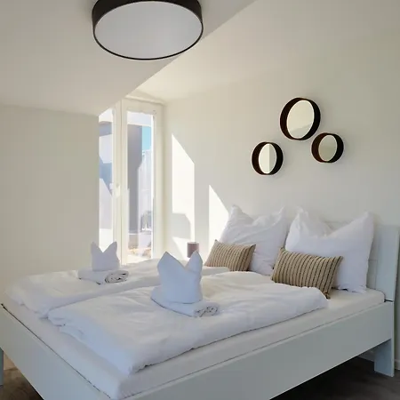 Maisonette-apartment A11 - Zwei Schlafzimmer, Zwei Baeder, Zwei Balkone & Zwei Terrassen Im 