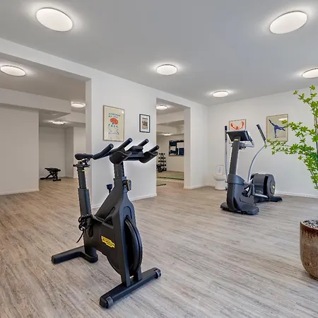 Maisonette-apartment A11 - Zwei Schlafzimmer, Zwei Baeder, Zwei Balkone & Zwei Terrassen Im 