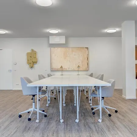Maisonette-apartment A11 - Zwei Schlafzimmer, Zwei Baeder, Zwei Balkone & Zwei Terrassen Im 